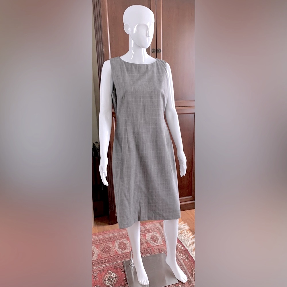 45% wool blend Light gray plaid straight style dress just at knee Eu 44 US 12
